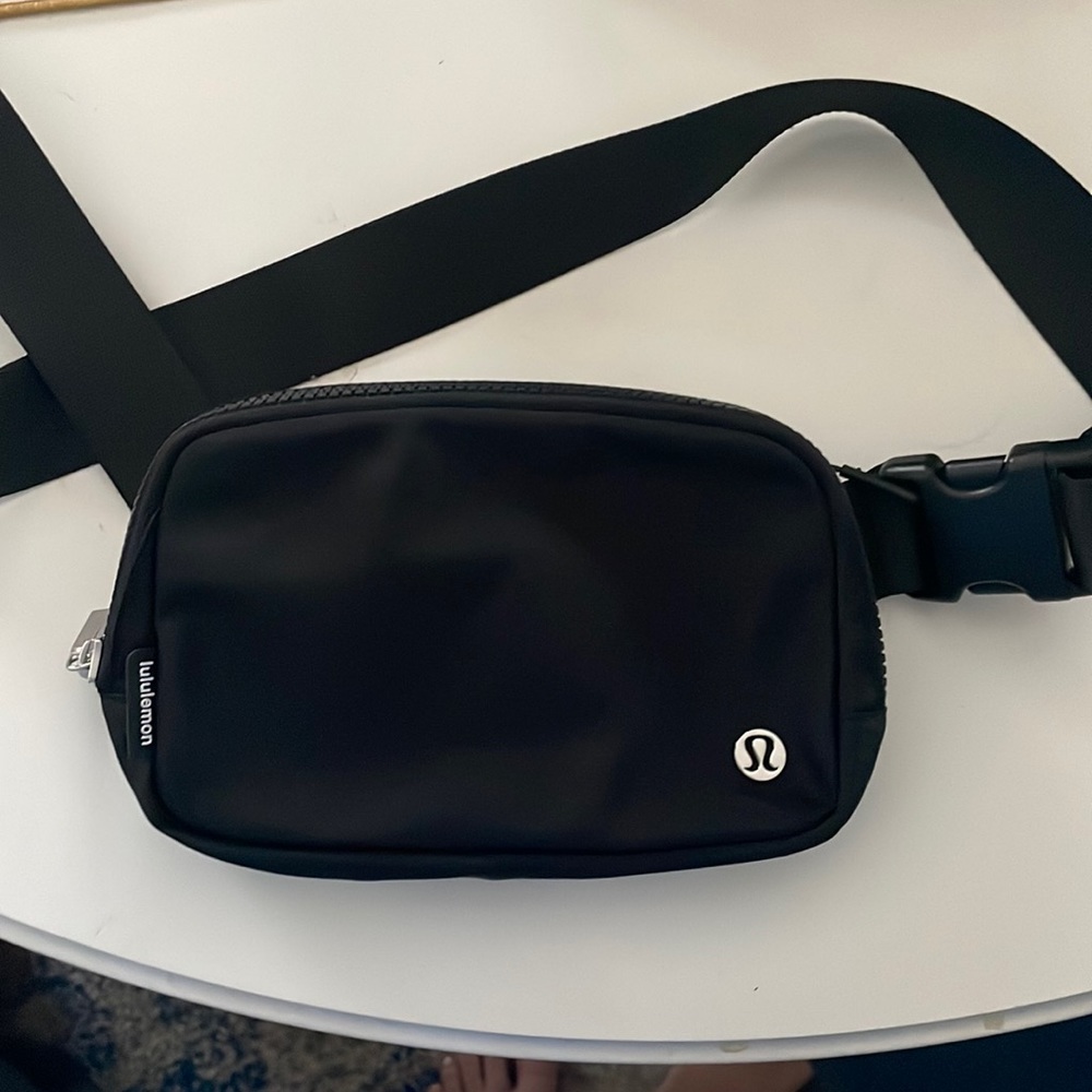 Lululemon Wear Everywhere Belt Black Black